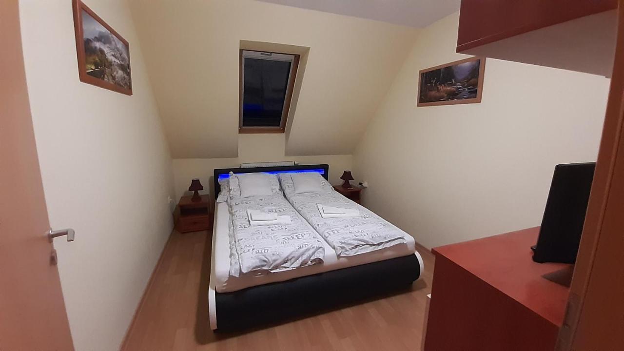 Elizabet Apartman A Belvarosban Сарваш Экстерьер фото