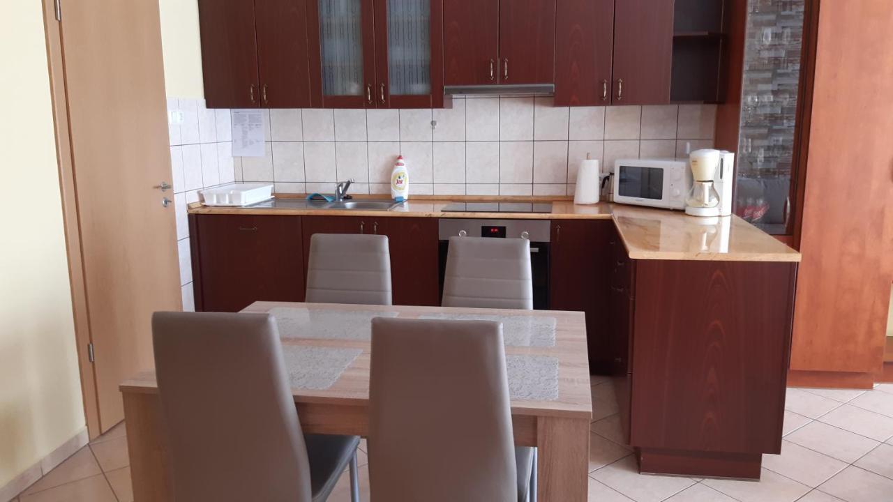 Elizabet Apartman A Belvarosban Сарваш Экстерьер фото