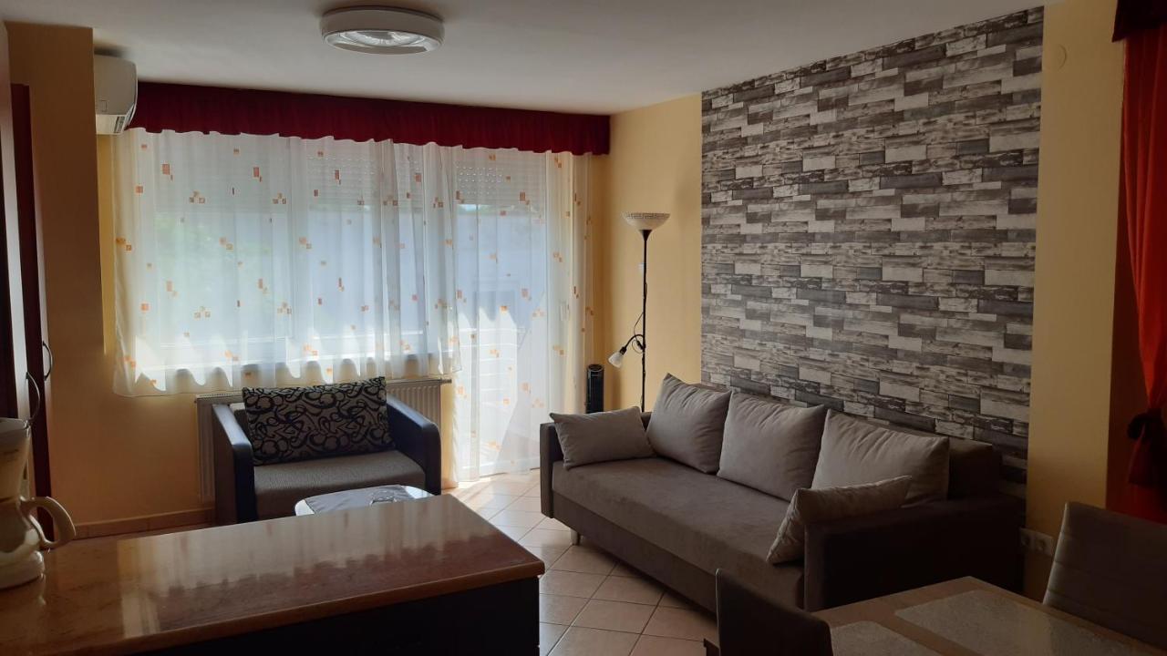 Elizabet Apartman A Belvarosban Сарваш Экстерьер фото